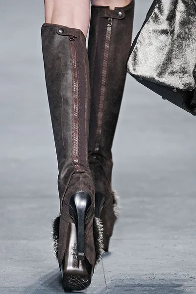 Look 10